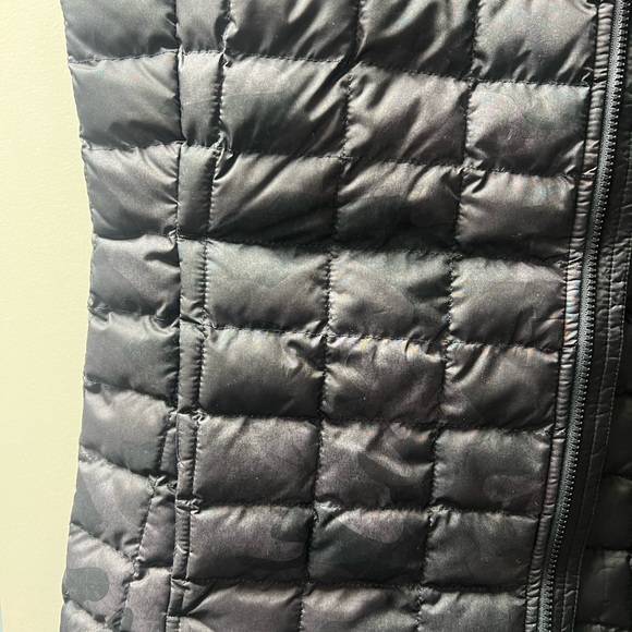 North Face Camo Vest Size Small - Picture 2 of 4